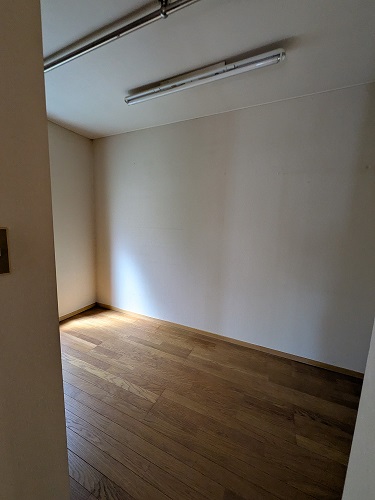 ２階　クローゼット